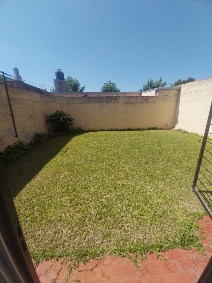 Casa al frente a metros de Av. Aristobulo del Valle, Pje Pasteur al 7440, Santa Fe 
