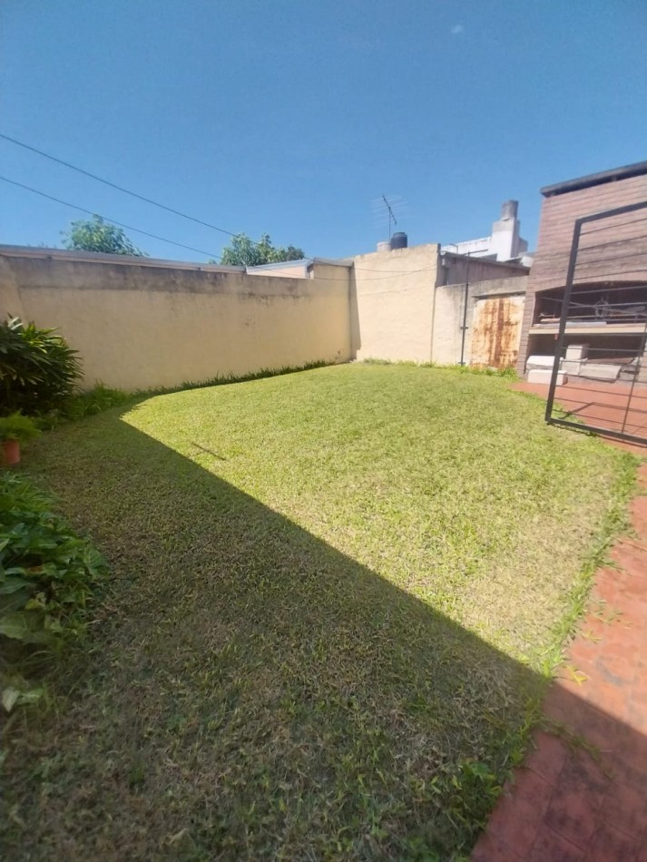 Casa al frente a metros de Av. Aristobulo del Valle, Pje Pasteur al 7440, Santa Fe 