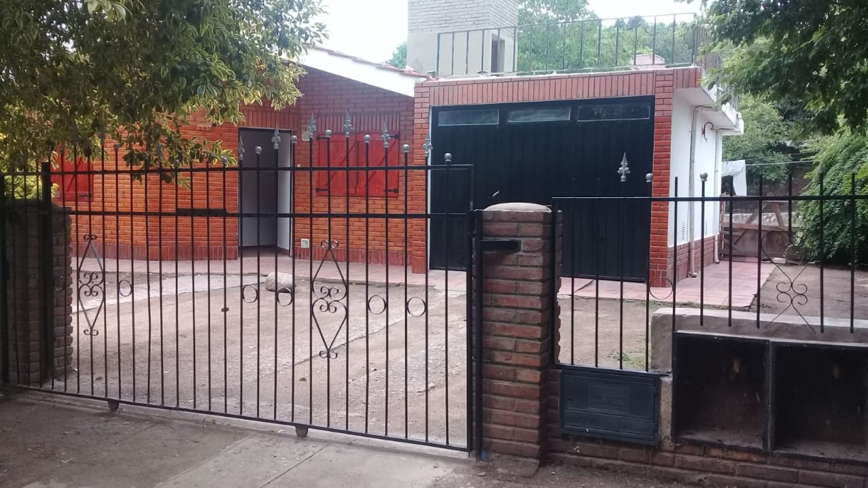 CASA EN VILLA CARLOS PAZ, CORDOBA, CERCA DE BALNEARIOS