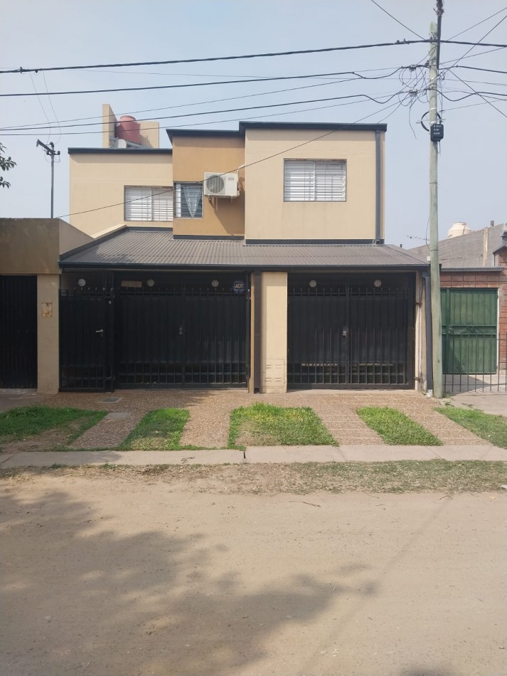 Casa al frente a metros de Av. Aristobulo del Valle, Pje Pasteur al 7440, Santa Fe 
