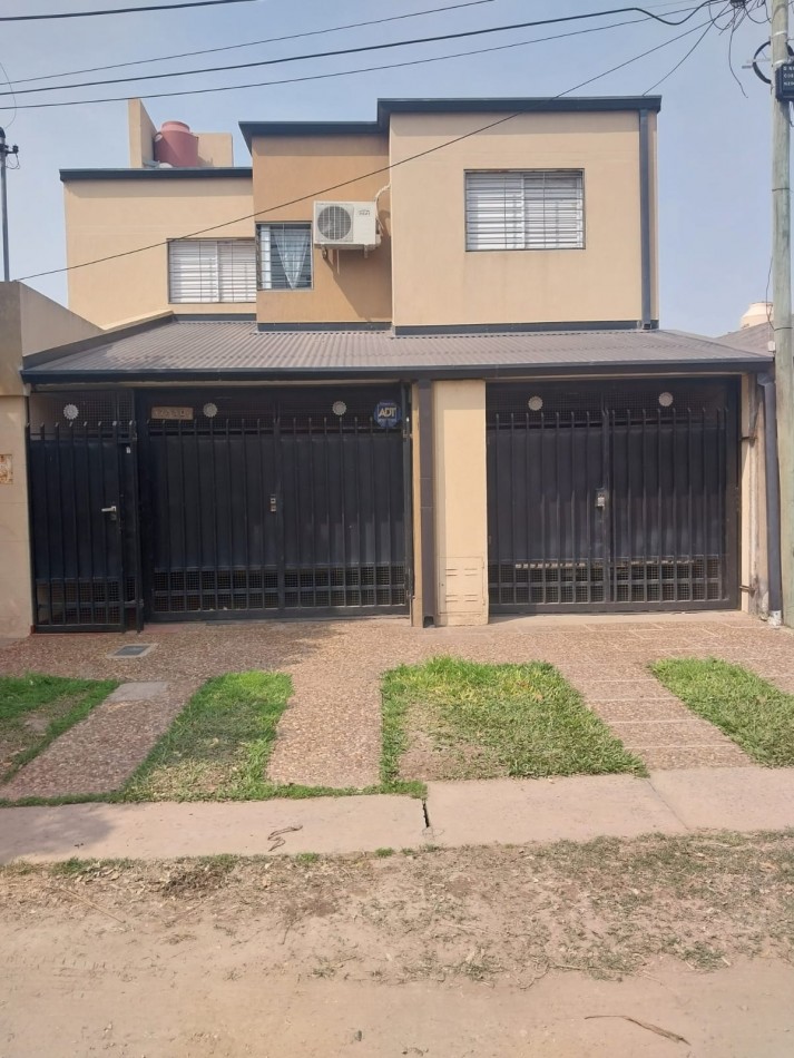 Casa al frente a metros de Av. Aristobulo del Valle, Pje Pasteur al 7440, Santa Fe 