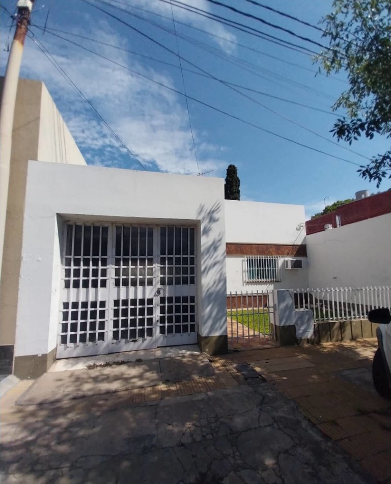 CASA AL FRENTE EN BARRIO MARIA SELVA, SANTA FE