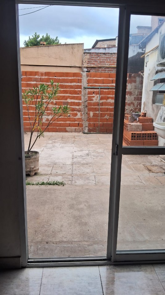 CASA AL FRENTE + DUPLEX INTERNO