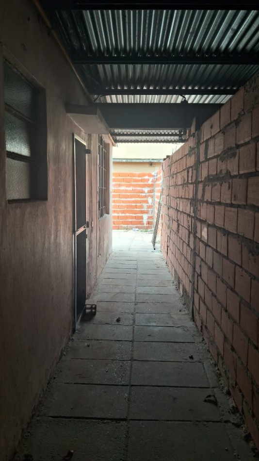 CASA AL FRENTE + DUPLEX INTERNO