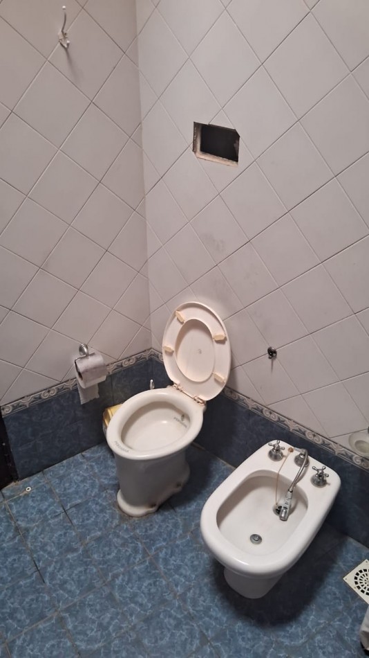 CASA AL FRENTE + DUPLEX INTERNO