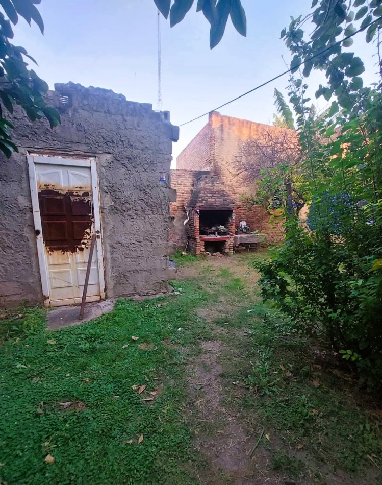 CASA INTERNA DE DOS DORMITORIOS Y PATIO VERDE