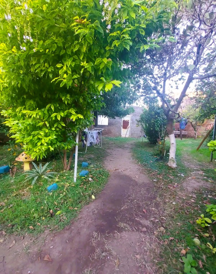 CASA INTERNA DE DOS DORMITORIOS Y PATIO VERDE