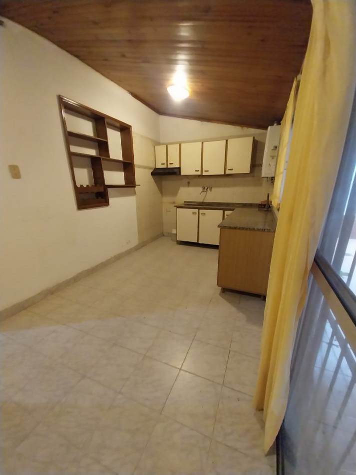 CASA AL FRENTE CON DOBLE COCHERA, SANTA FE