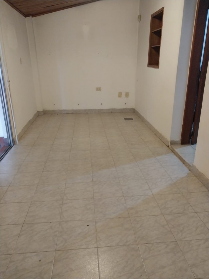 CASA AL FRENTE CON DOBLE COCHERA, SANTA FE