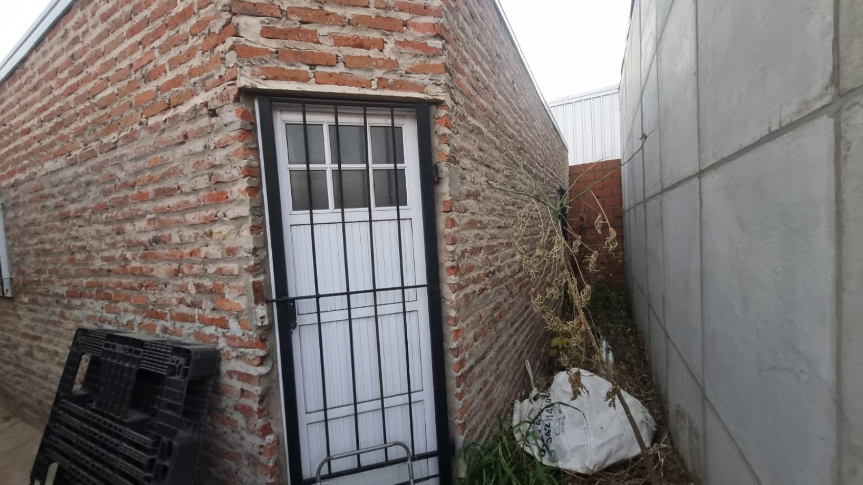 CASA EN BARRIO LOS HORNOS - SANTA FE 