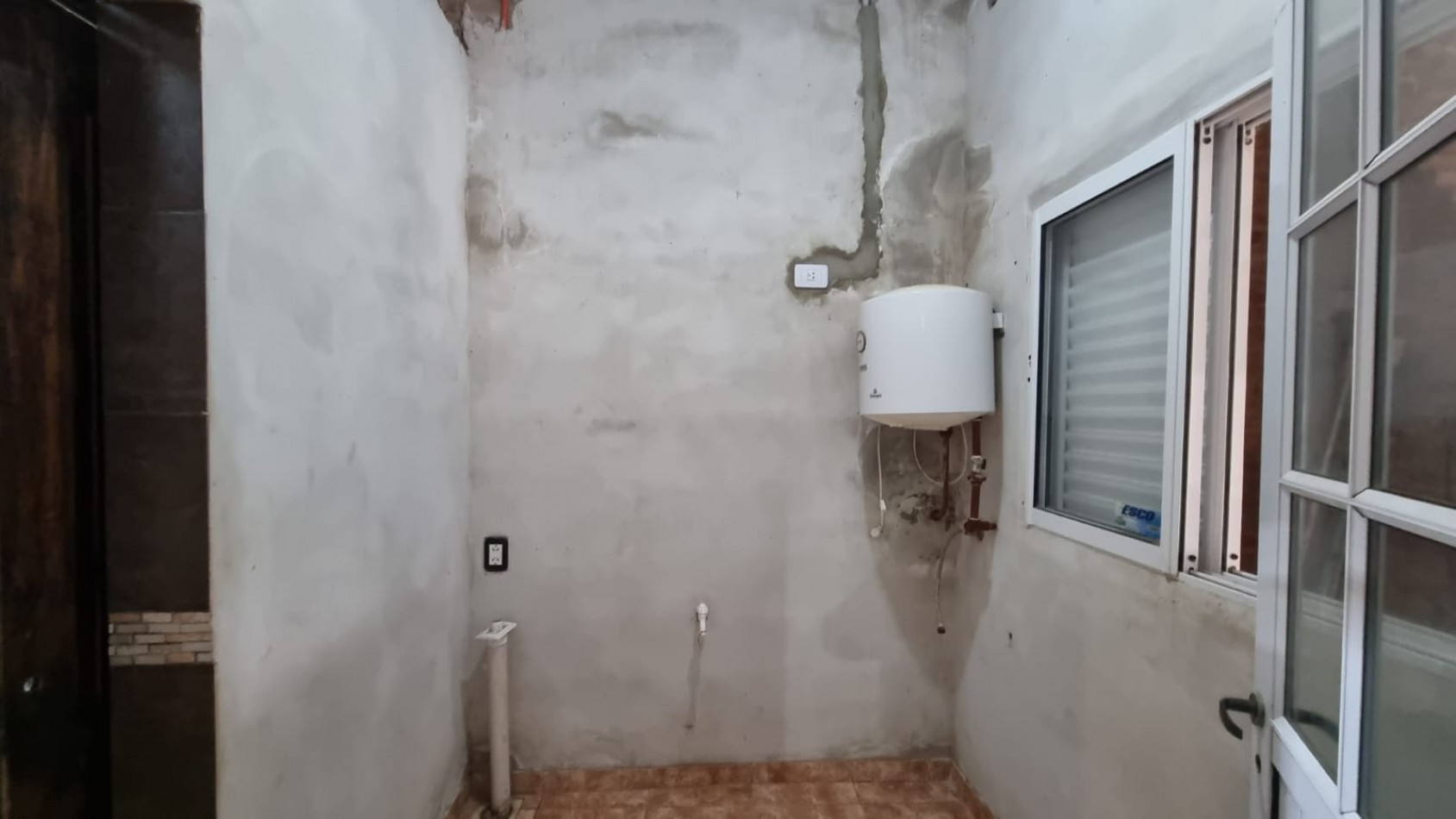 CASA EN VENTA EN SAUCE VIEJO - EXCELENTE UBICACION Y COMODIDAD