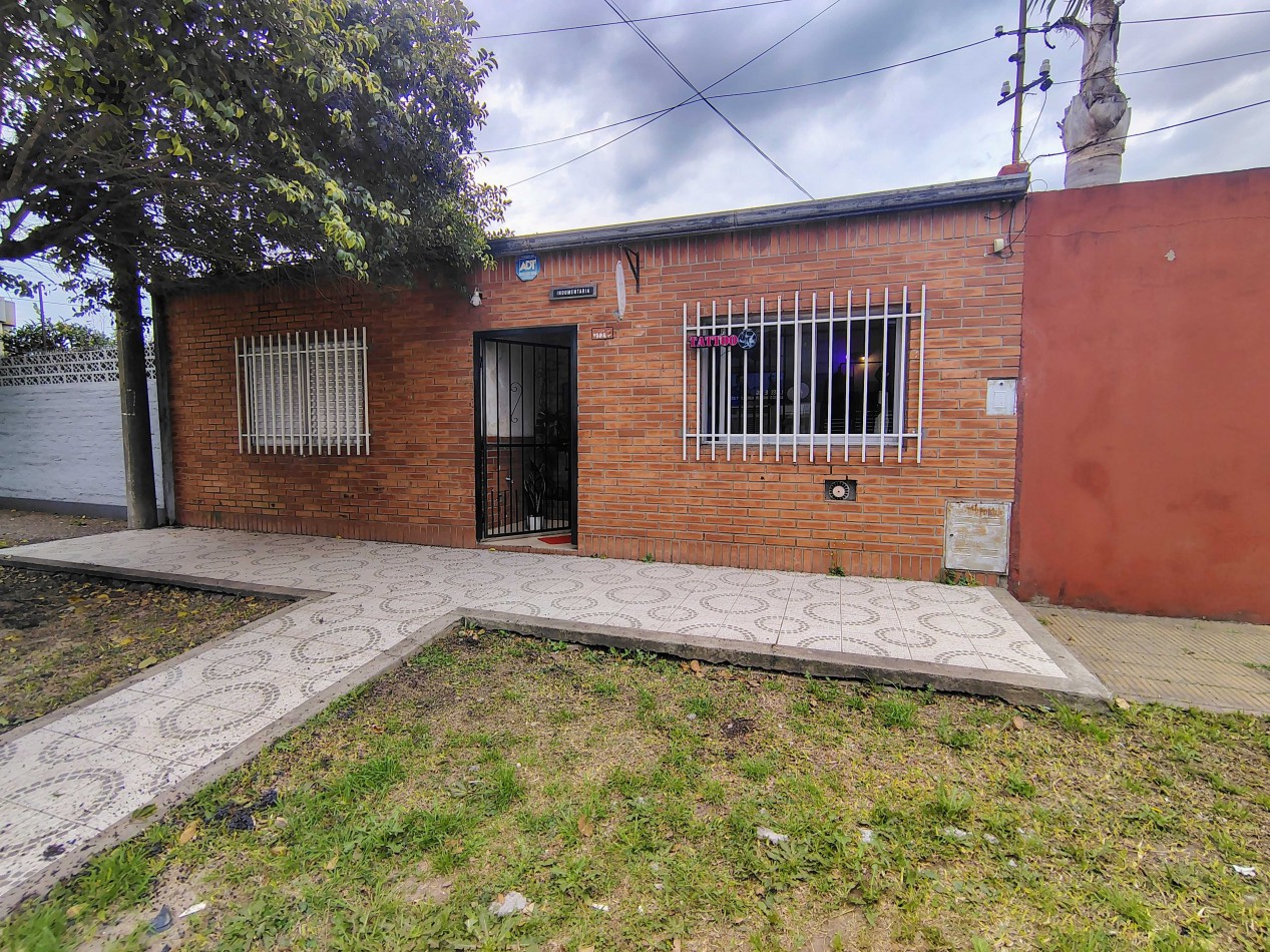 Casa de 2 dormitorios y patio en Maria Selva 