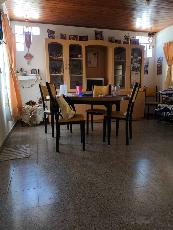 CASA CON TRES DORMITORIOS, B° LOURDES, SANTO TOME