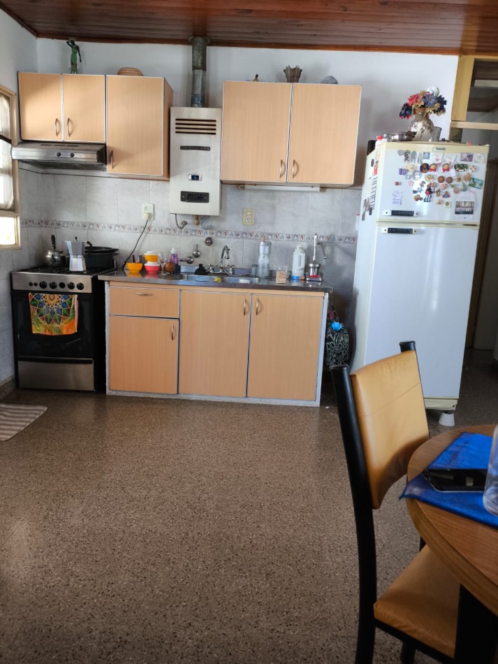 CASA CON TRES DORMITORIOS, B° LOURDES, SANTO TOME