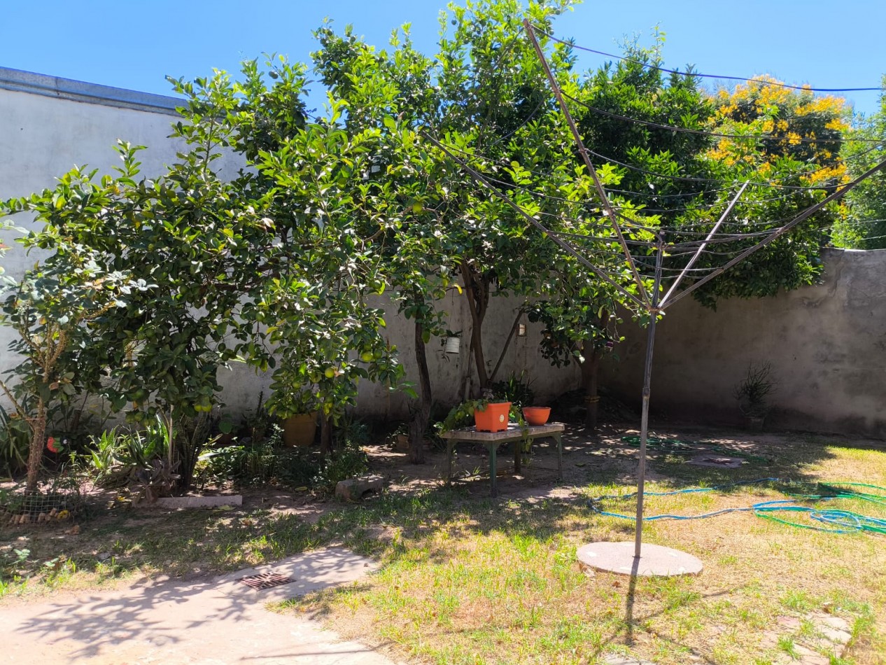 CASA CON TRES DORMITORIOS, B° LOURDES, SANTO TOME