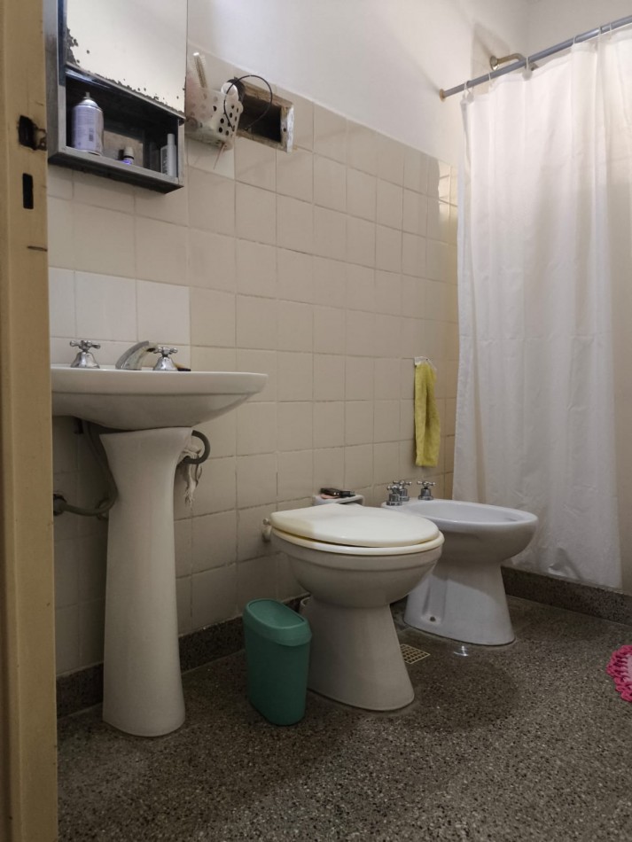 CASA CON TRES DORMITORIOS, B° LOURDES, SANTO TOME