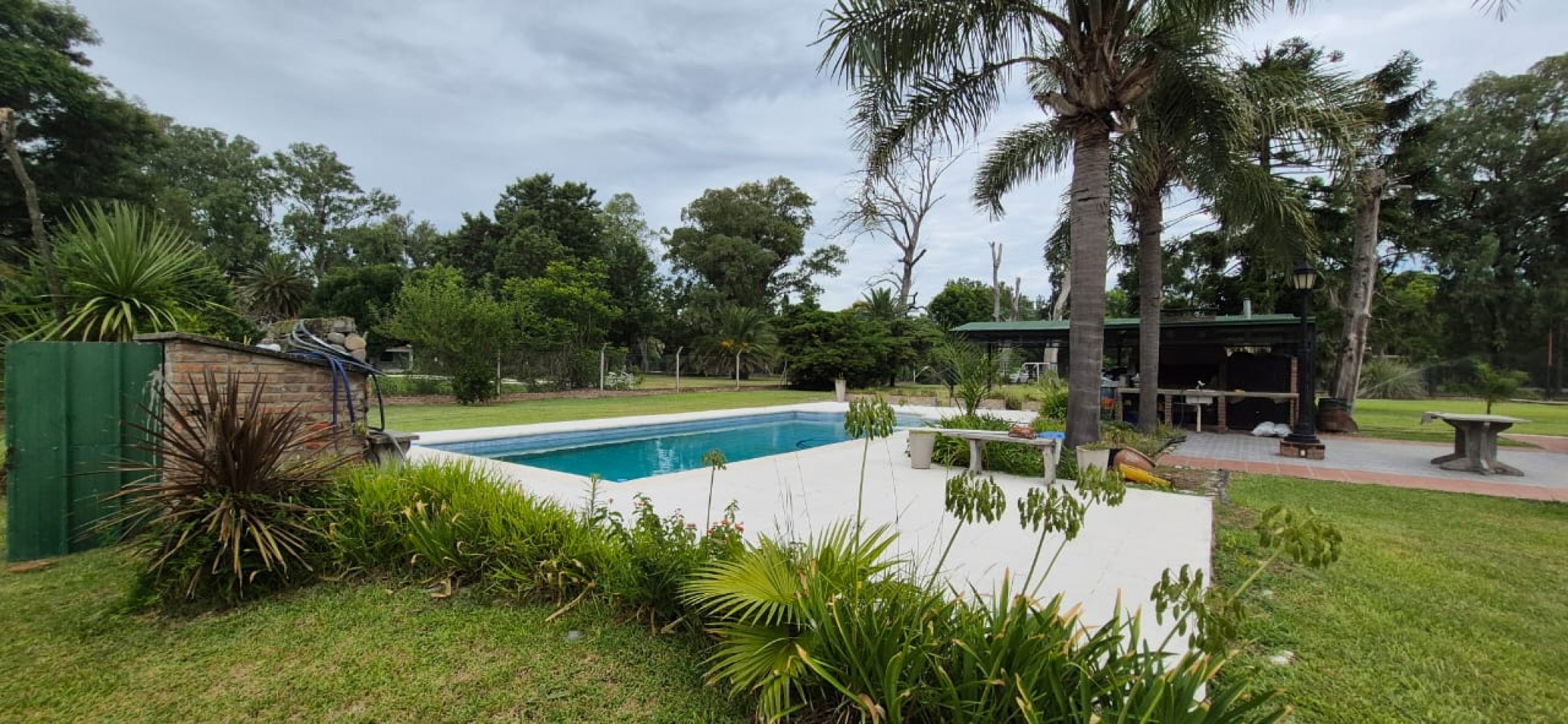 9 LOTES CON IMPORTANTE CASA, SANTA FE