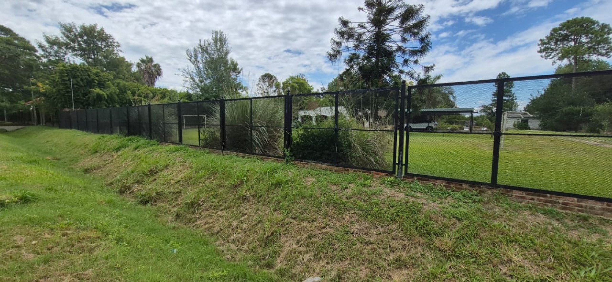 9 LOTES CON IMPORTANTE CASA, SANTA FE