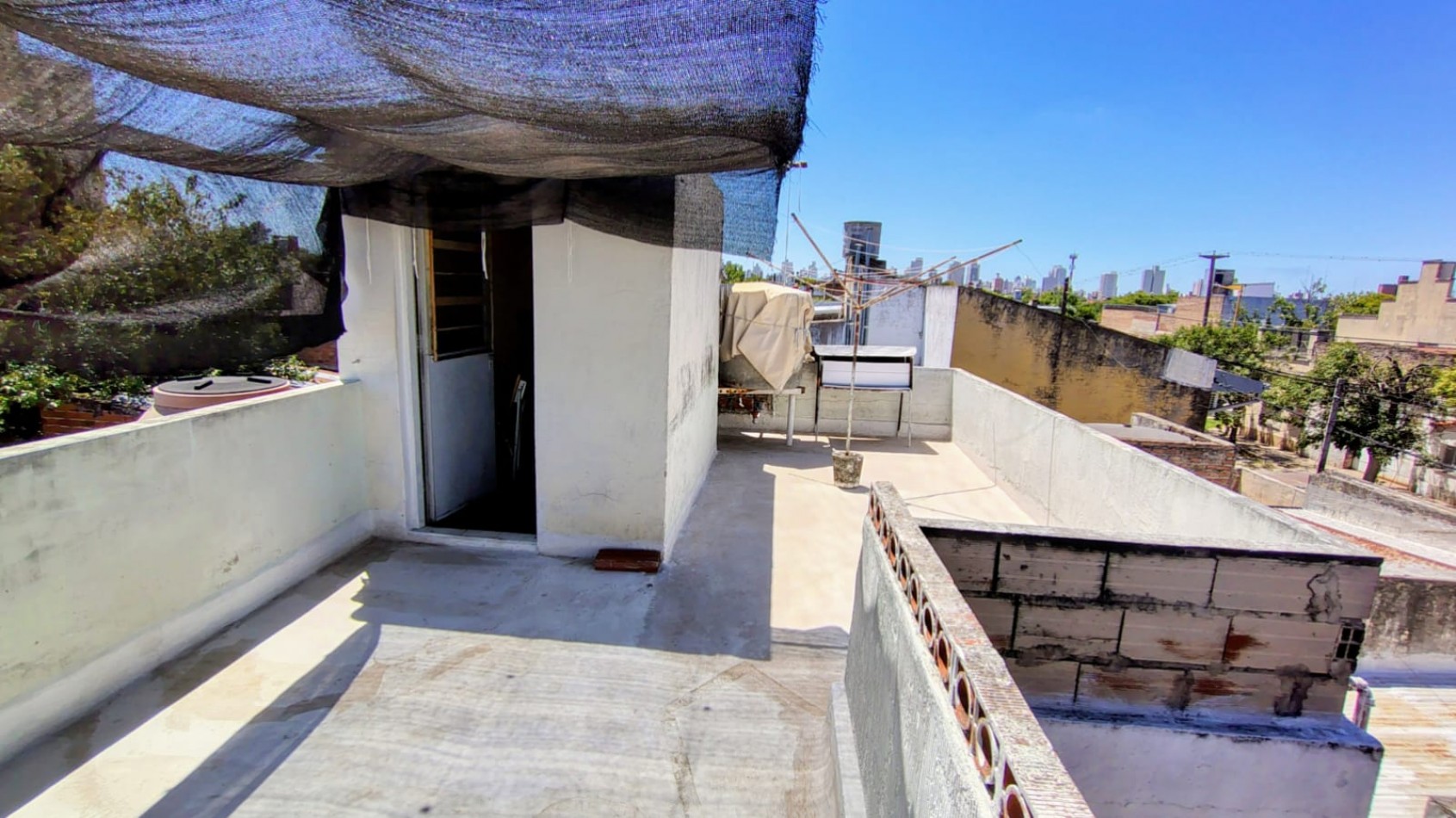 CASA DE DOS PLANTAS BAJO PH EN BARRIO ROMA, SANTA FE