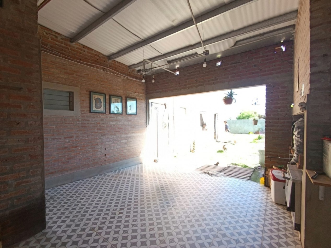 Casa a estrenar 2 dormitorios , cochera y patio - Praderas