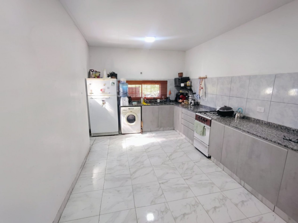 Casa a estrenar 2 dormitorios , cochera y patio - Praderas