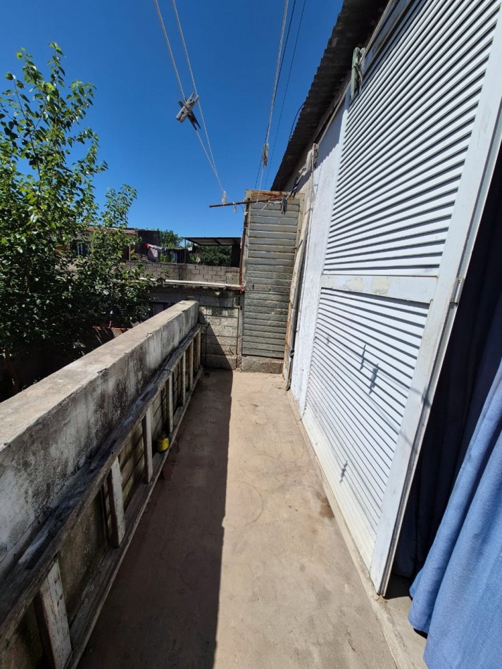 Departamento en planta alta, luminoso y funcional