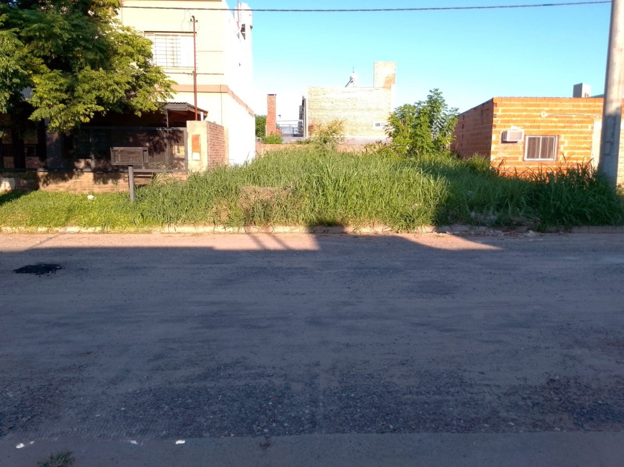 LOTE EN BARRIO ESMERALDA, SANTA FE 