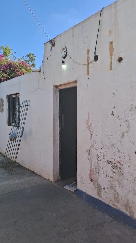 CASA A REFACCIONAR O DEMOLER, EN ZONA NORTE