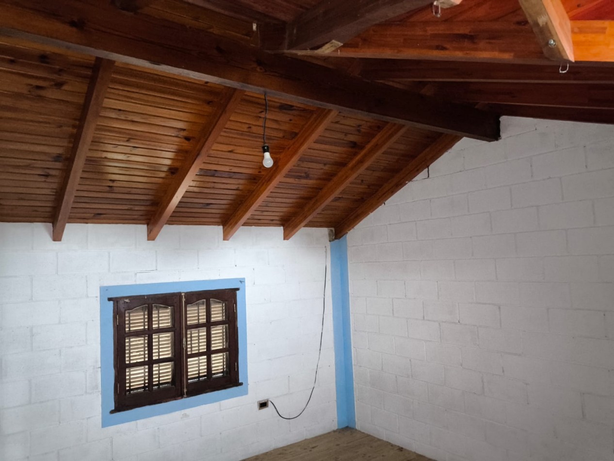 CASA CON PISCINA Y ESPACIO VERDE, SAUCE VIEJO