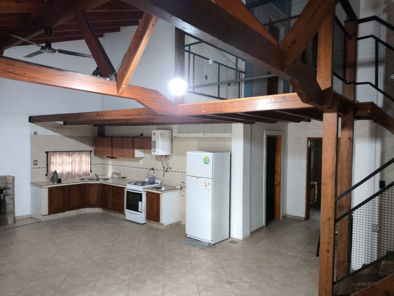 CASA CON PISCINA Y ESPACIO VERDE, SAUCE VIEJO