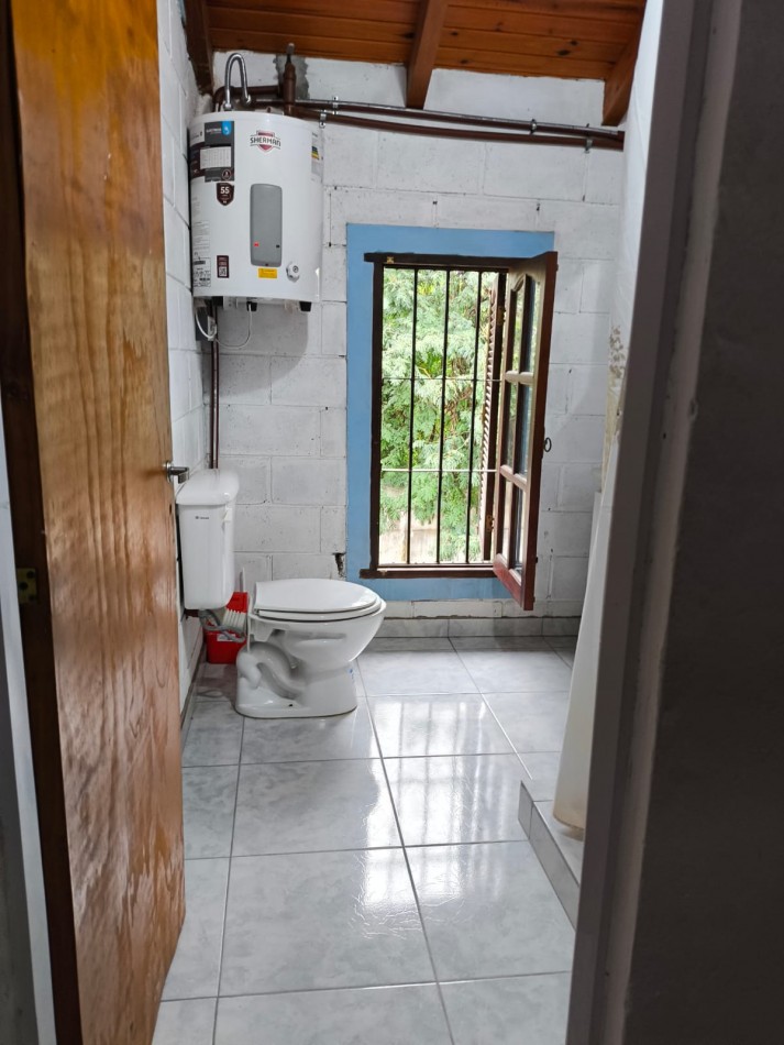 CASA CON PISCINA Y ESPACIO VERDE, SAUCE VIEJO