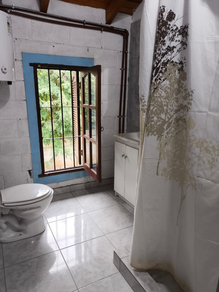 CASA CON PISCINA Y ESPACIO VERDE, SAUCE VIEJO