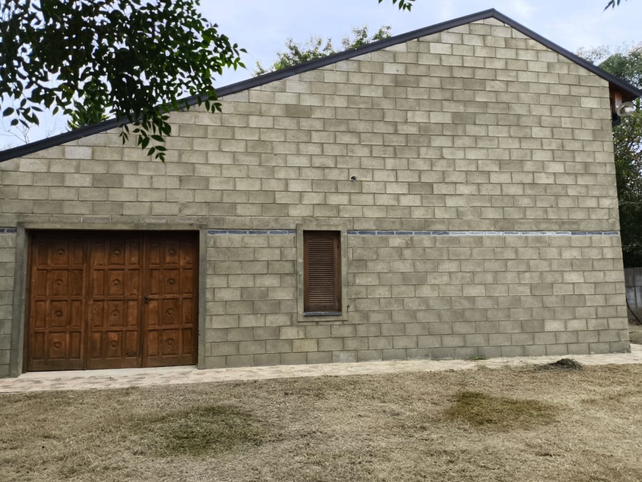 CASA CON PISCINA Y ESPACIO VERDE, SAUCE VIEJO