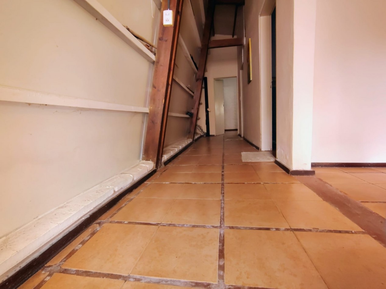 Casa con 2 viviendas y 2 piletas en Villa California | Ideal renta o vivienda + alquiler | Terreno 879 m²