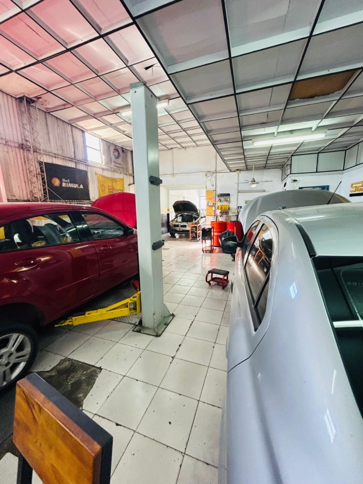 Locales comerciales sobre Av. 7 de Marzo, Santo Tome