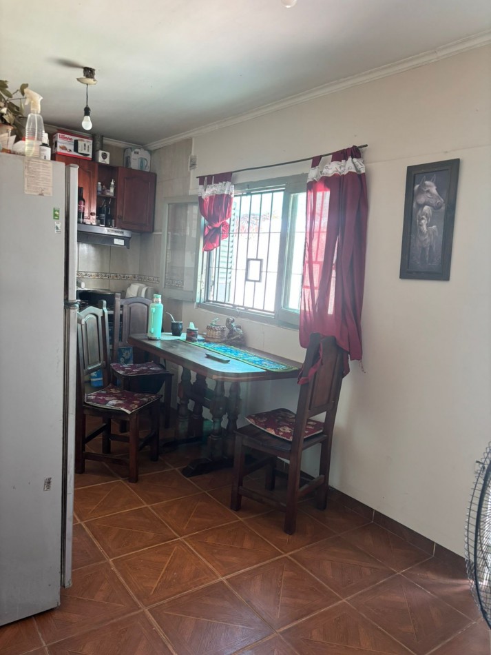 Casa de 2 Dormitorios cerca de Avenida, Santa fe