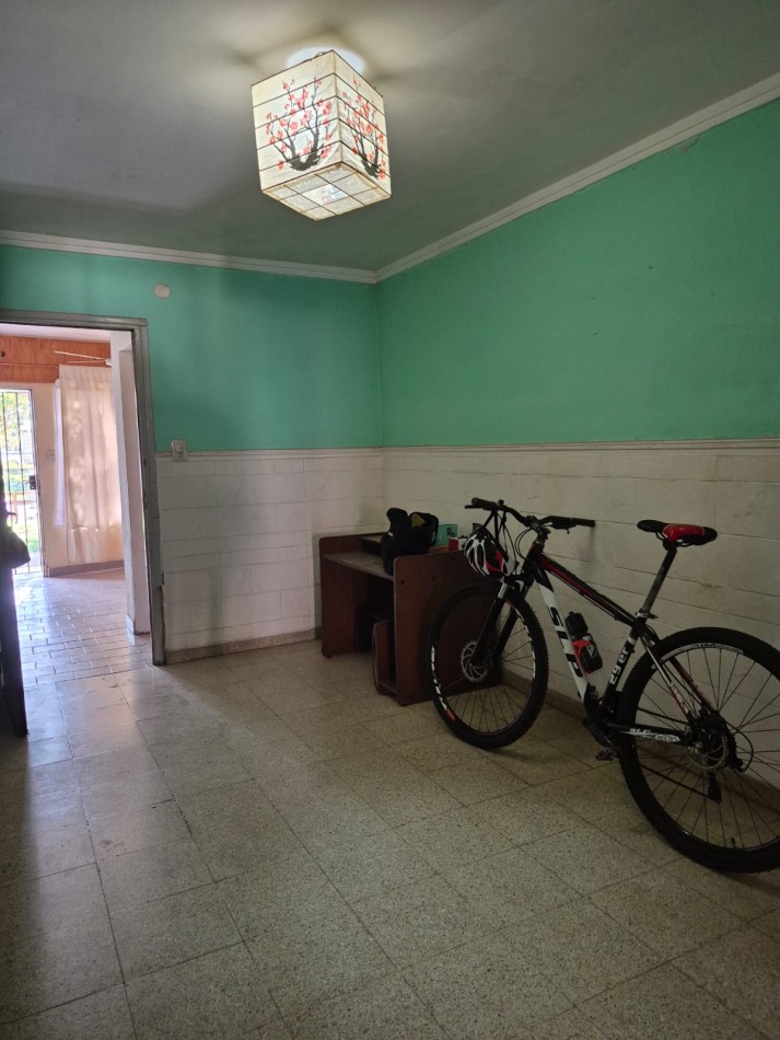 CASA CON DPTO EN ZONA NORTE, SANTA FE