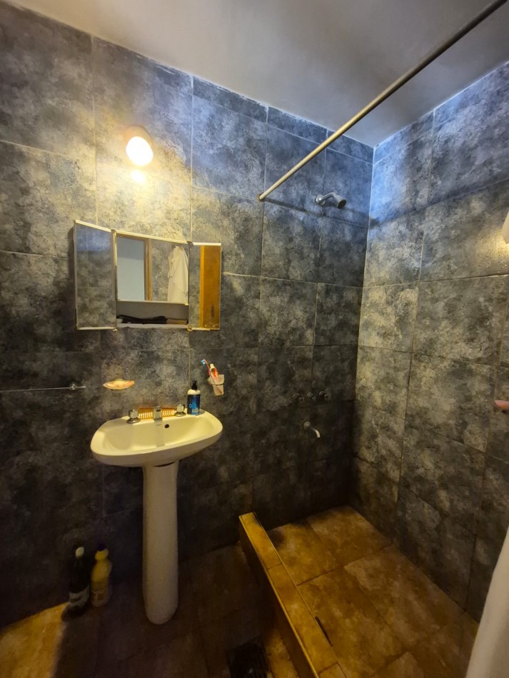 CASA CON DPTO EN ZONA NORTE, SANTA FE