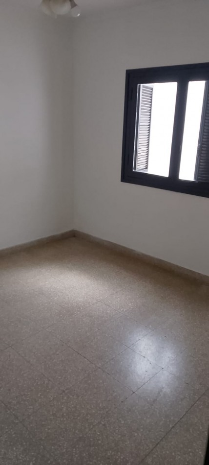 Casa en Planta Baja y Planta Alta, al frente en Santa Fe