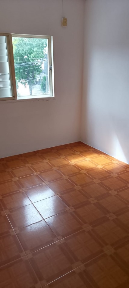 Casa en Planta Baja y Planta Alta, al frente en Santa Fe