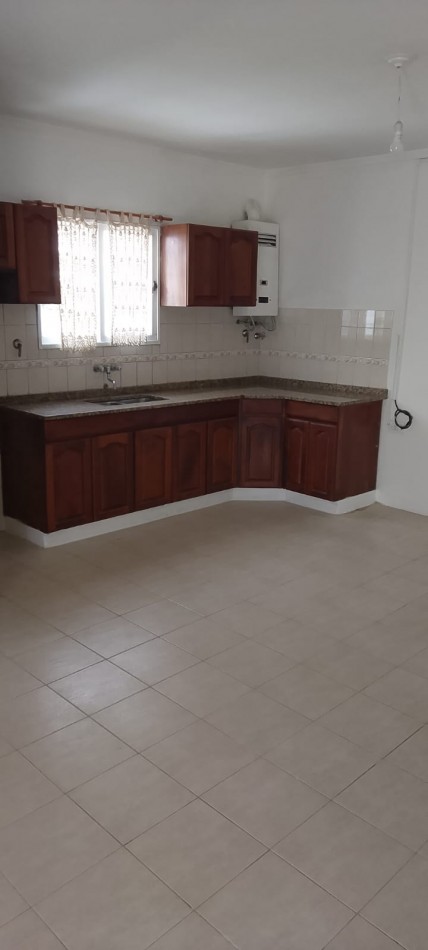 Casa en Planta Baja y Planta Alta, al frente en Santa Fe