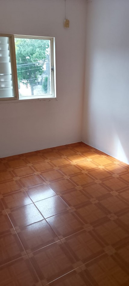 Casa en Planta Baja y Planta Alta, al frente en Santa Fe