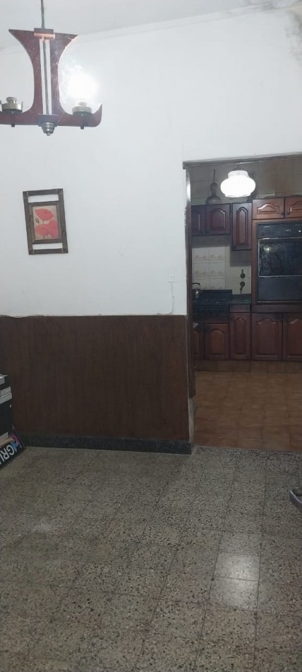 CASA DE 3 DORMITORIOS EN VENTA - SANTA FE  