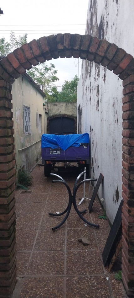 CASA DE 3 DORMITORIOS EN VENTA - SANTA FE  