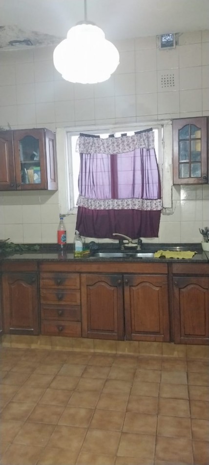 CASA DE 3 DORMITORIOS EN VENTA - SANTA FE  