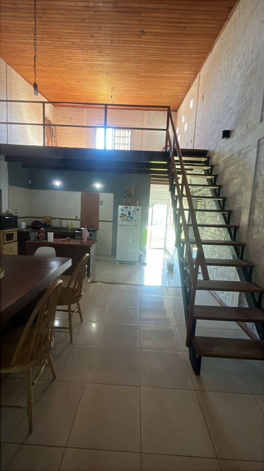 CASA DE DOS DORMITORIOS, COCHERA Y PISCINA, SANTO TOME