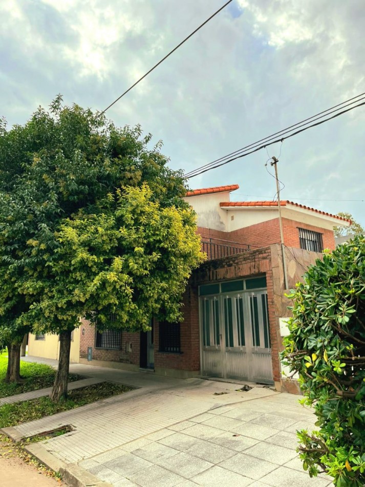 CASA DE 3 DORMITORIOS EN BARRIO GUADALUPE, SANTA FE