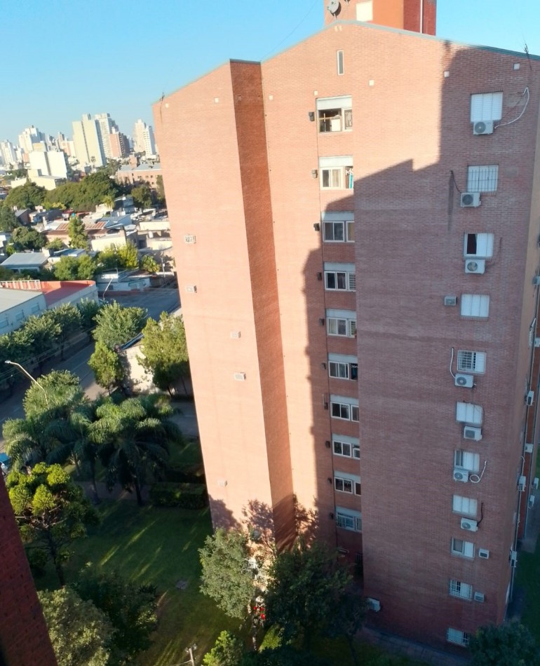 DEPARTAMENTO DE TRES DORMITORIOS Y COCHERA, SANTA FE