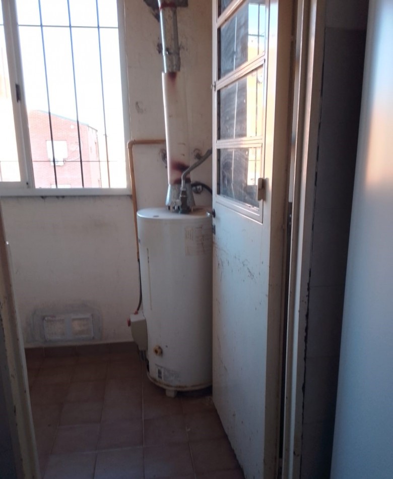 DEPARTAMENTO DE TRES DORMITORIOS Y COCHERA, SANTA FE