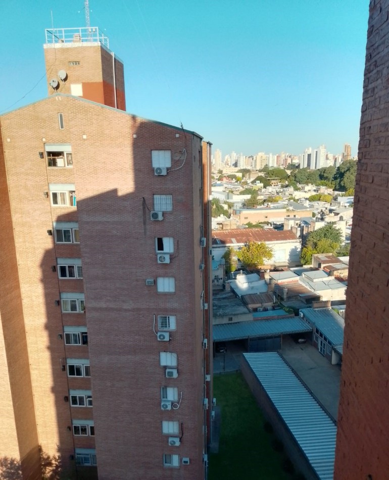 DEPARTAMENTO DE TRES DORMITORIOS Y COCHERA, SANTA FE